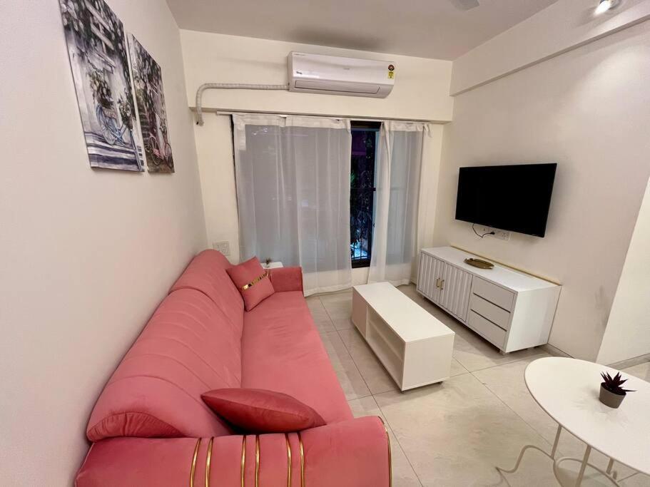 La Valentine 1 Bhk * Bombaj