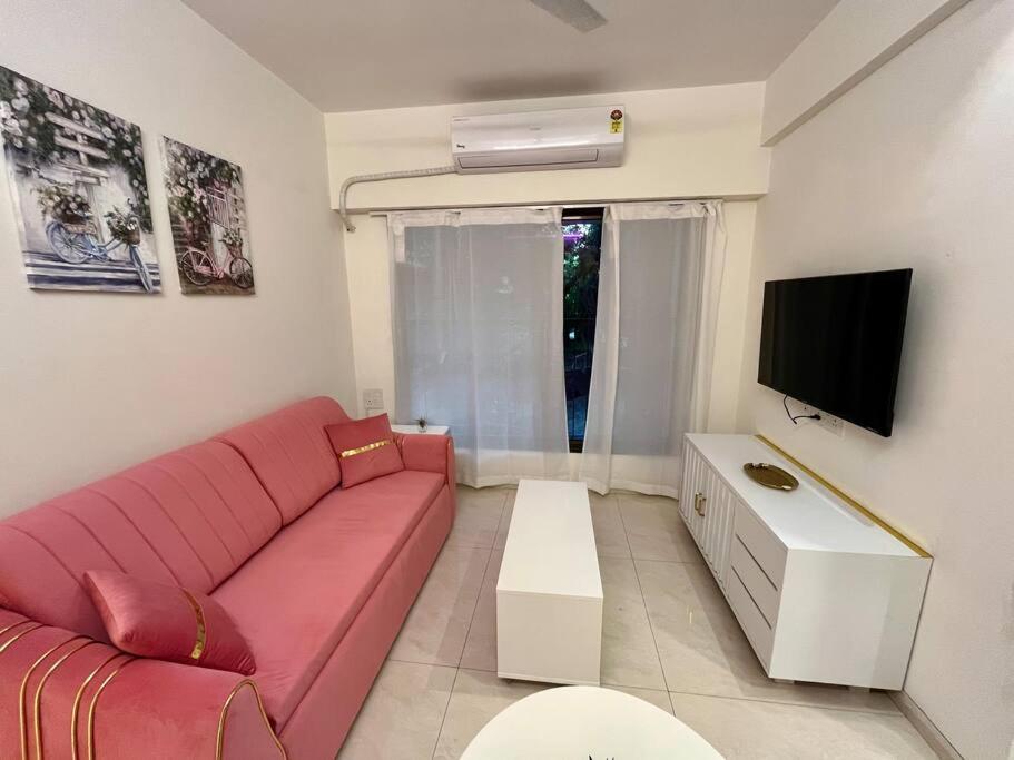 La Valentine 1 Bhk Bombaj