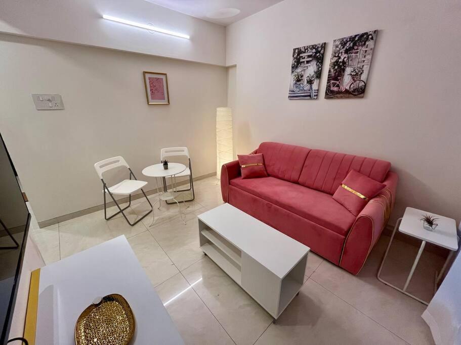 La Valentine 1 Bhk * Bombaj